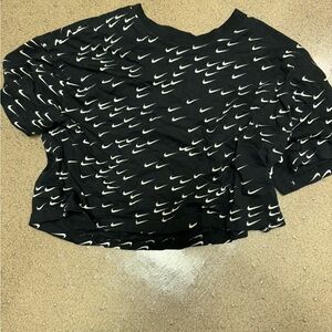 nike cropped vintage tee
